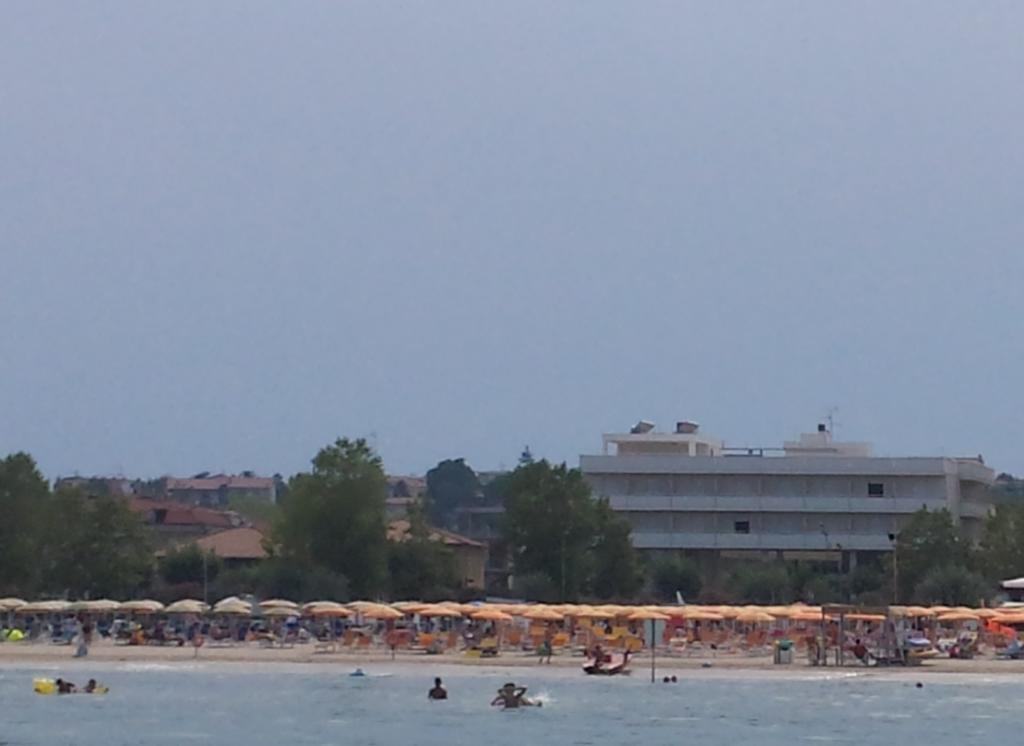 Hotel Miramare Giulianova Eksteriør billede